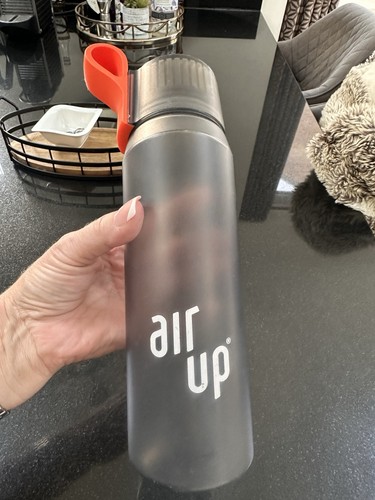 Air water bottle - up,