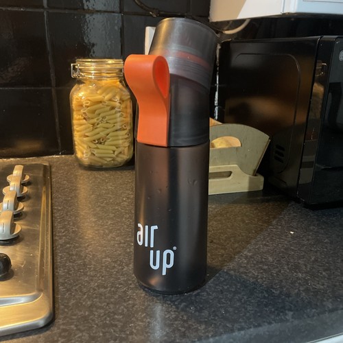 Air water bottle - up,